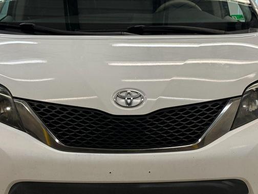 2014 Toyota Sienna SE