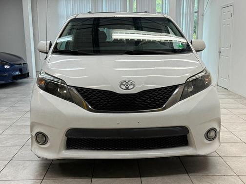 2014 Toyota Sienna SE