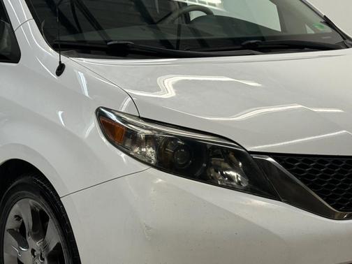 2014 Toyota Sienna SE