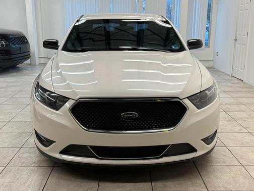 2016 Ford Taurus SHO