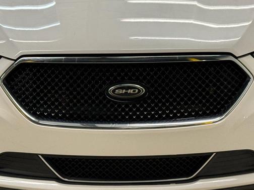 2016 Ford Taurus SHO