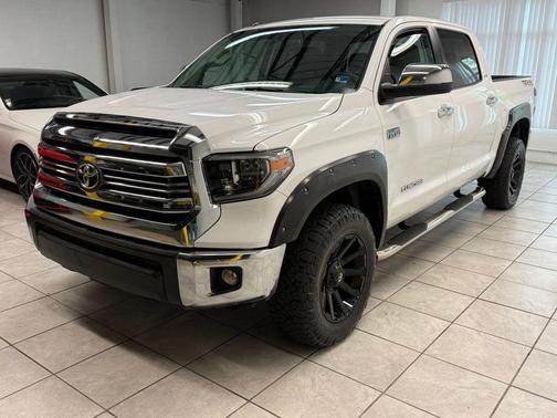 Super White 2014 Toyota Tundra SR5