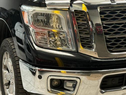 2017 Nissan Titan XD SV