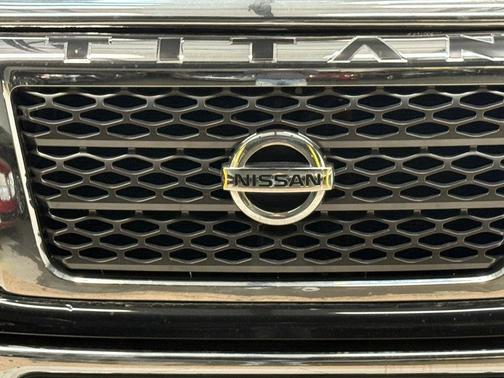 2017 Nissan Titan XD SV