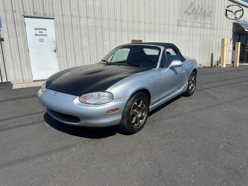 2000 Mazda MX-5 Miata Base