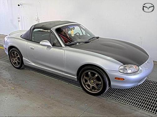 2000 Mazda MX-5 Miata Base