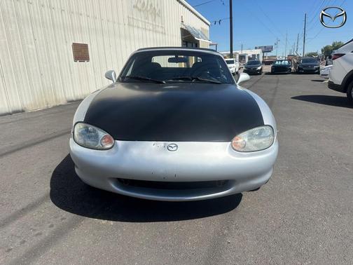 2000 Mazda MX-5 Miata Base