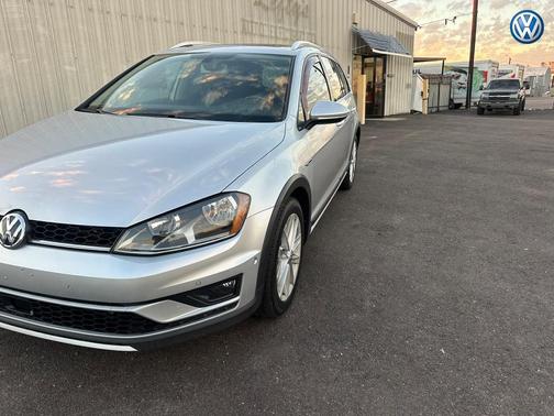 2017 Volkswagen Golf Alltrack TSI SE