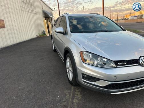 2017 Volkswagen Golf Alltrack TSI SE