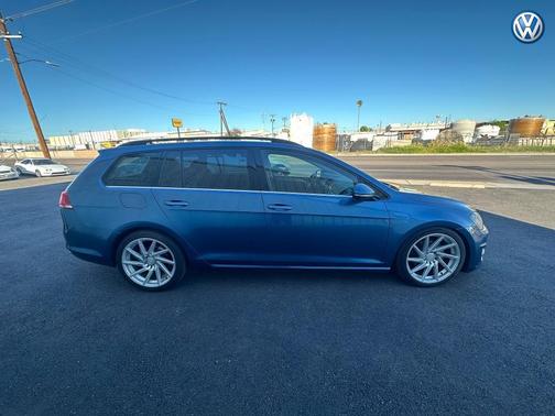 2015 Volkswagen Golf SportWagen TDI S 4-Door