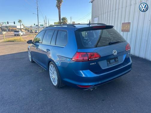 2015 Volkswagen Golf SportWagen TDI S 4-Door
