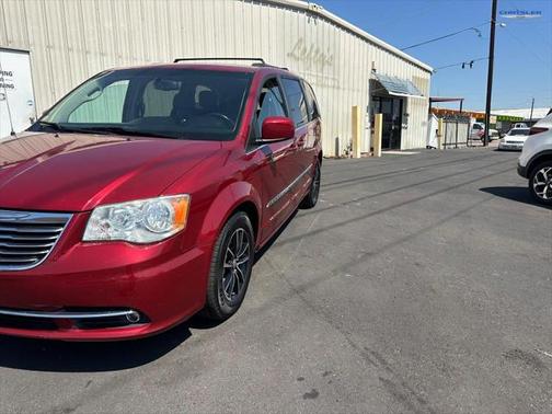 2015 Chrysler Town & Country Touring