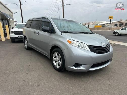 2013 Toyota Sienna SE