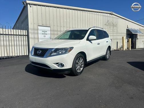 2016 Nissan Pathfinder SV