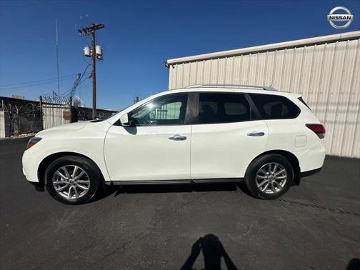 2016 Nissan Pathfinder SV