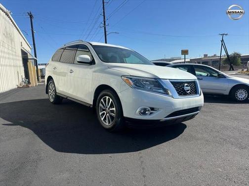 2016 Nissan Pathfinder SV