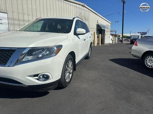 2016 Nissan Pathfinder SV