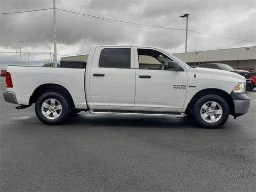 Photo 2 of 23 of 2018 RAM 1500 ST