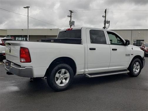 Photo 3 of 23 of 2018 RAM 1500 ST