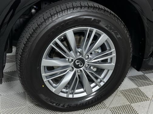 2021 INFINITI QX80 LUXE