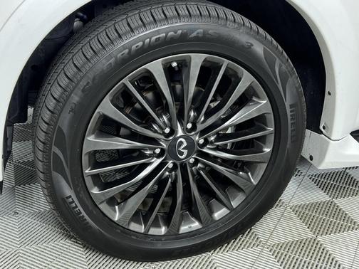 2022 INFINITI QX80 SENSORY