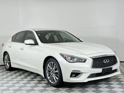 2022 INFINITI Q50 LUXE