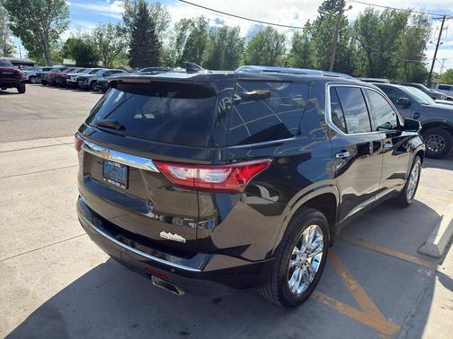 Mosaic Black Metallic 2019 Chevrolet Traverse High Country