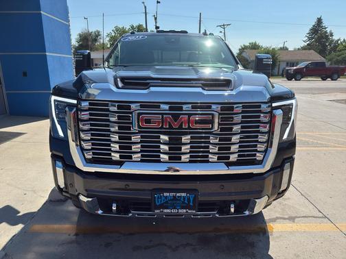 2025 GMC Sierra 2500 Denali