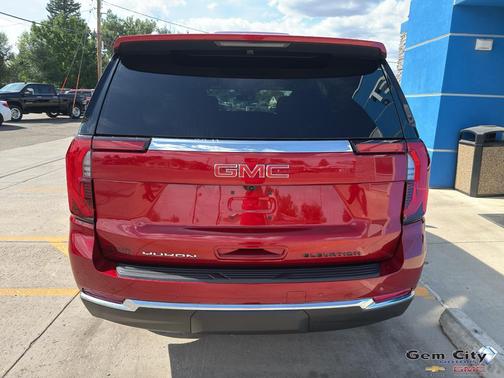 2025 GMC Yukon SLT