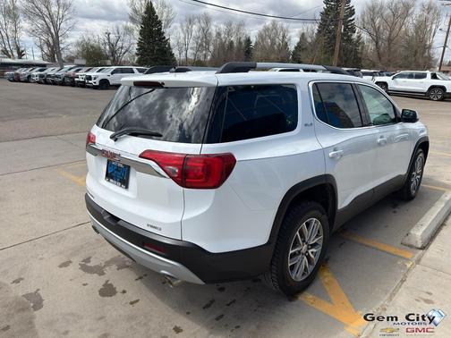 Summit White 2018 GMC Acadia SLE-2