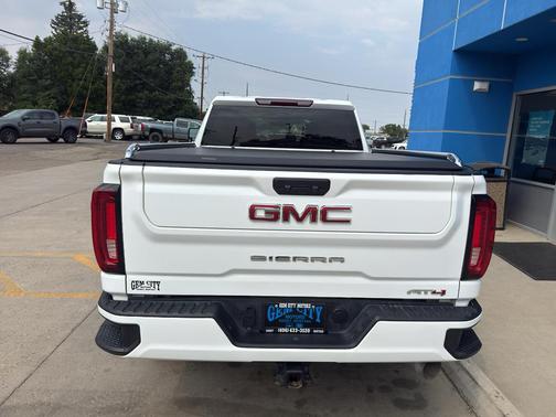 Summit White 2021 GMC Sierra 2500 AT4