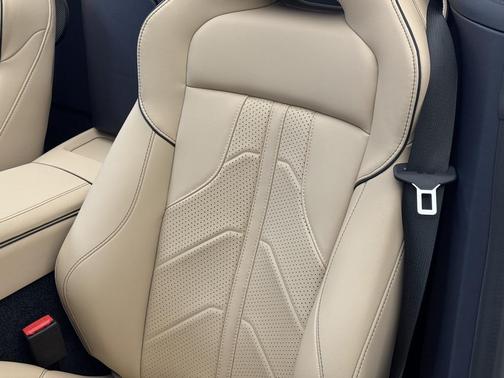 2026 Aston Martin Vantage Roadster