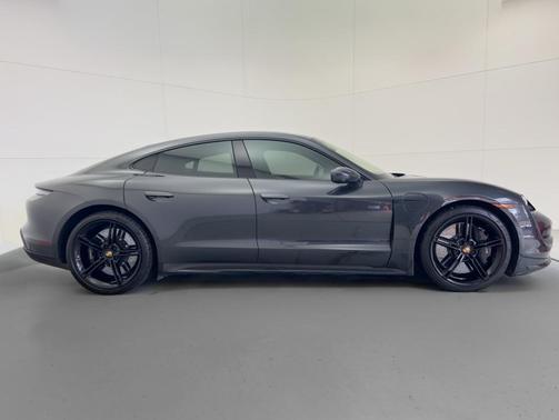 2021 Porsche Taycan Turbo S