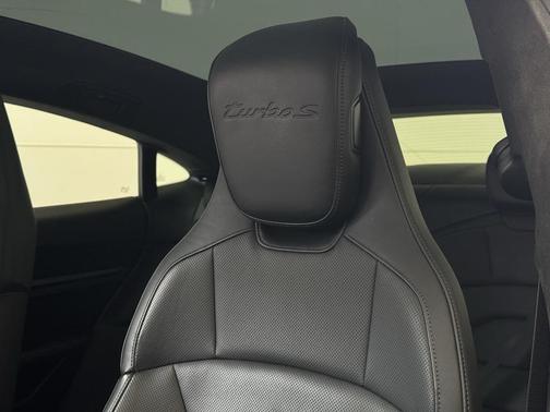 2021 Porsche Taycan Turbo S