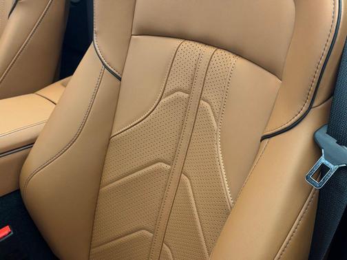 Xenon Gray 2026 Aston Martin Vantage Roadster