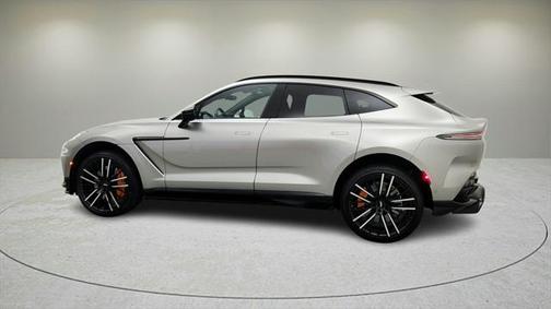 2025 Aston Martin DBX 707