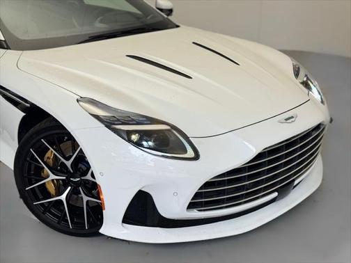2025 Aston Martin DB12