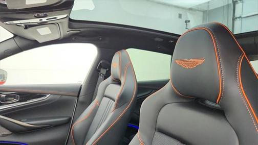 2025 Aston Martin DBX 707