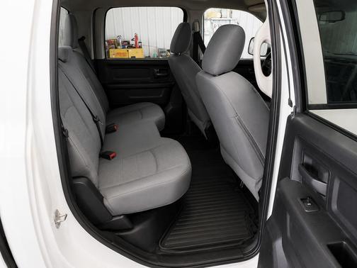 Bright White Clearcoat 2019 RAM 1500 Classic Tradesman
