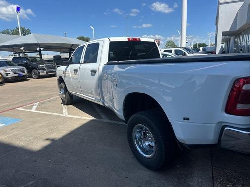 Bright White Clearcoat 2024 RAM 3500 Tradesman