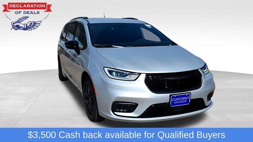 2026 Chrysler Pacifica Select