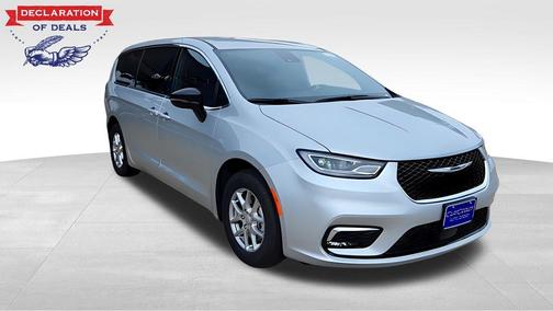 Silver Mist Clearcoat 2026 Chrysler Pacifica Select