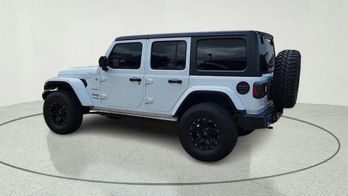 Bright White Clearcoat 2019 Jeep Wrangler Unlimited Sahara