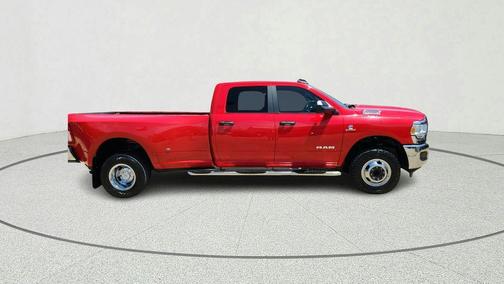 Flame Red Clearcoat 2022 RAM 3500 Big Horn