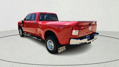 Flame Red Clearcoat 2022 RAM 3500 Big Horn