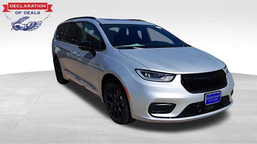 Silver Mist Clearcoat 2026 Chrysler Pacifica Limited