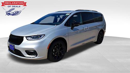 Silver Mist Clearcoat 2026 Chrysler Pacifica Limited