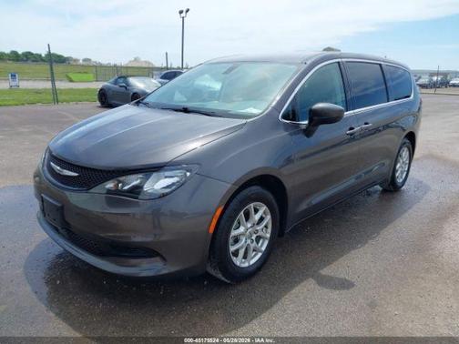Granite Crystal Clearcoat Metallic 2021 Chrysler Voyager LX