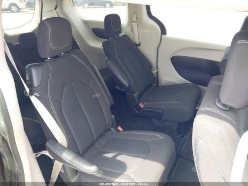 Granite Crystal Clearcoat Metallic 2021 Chrysler Voyager LX