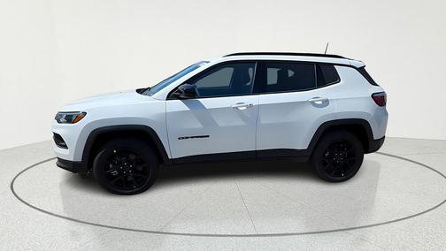 Bright White Clearcoat 2026 Jeep Compass Latitude
